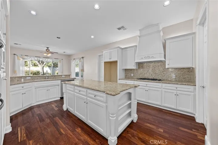 2117 Wedgemont Place, Bakersfield, California 93311