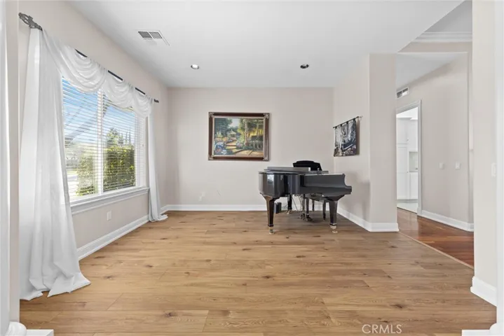 2117 Wedgemont Place, Bakersfield, California 93311