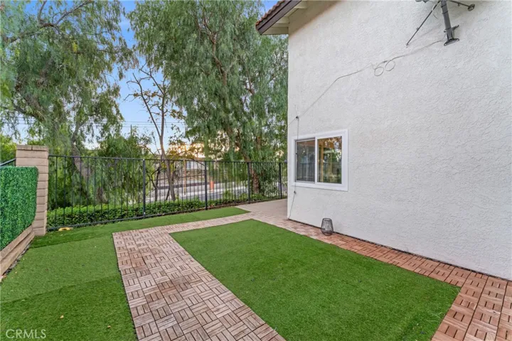 28159 Hot Springs Avenue, Canyon Country, California 91351