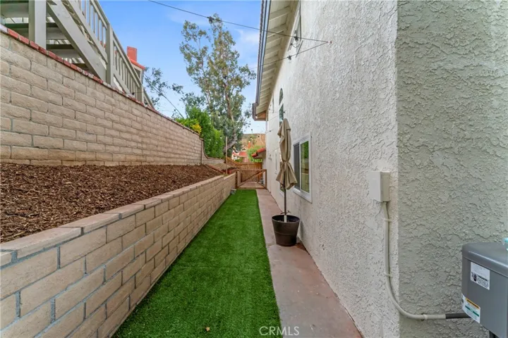 28159 Hot Springs Avenue, Canyon Country, California 91351