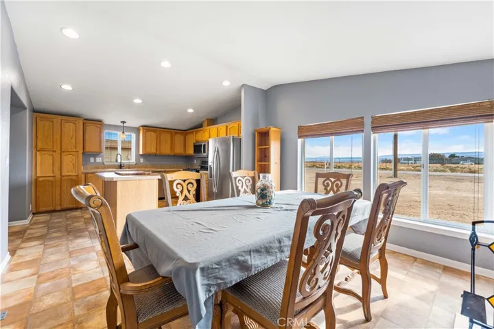 7843 W Avenue F, Lancaster, California 93536
