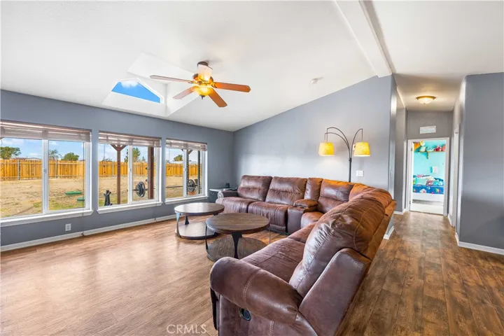 7843 W Avenue F, Lancaster, California 93536