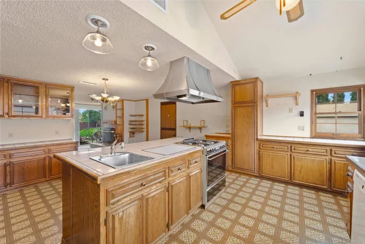954 Cosmo Avenue, El Cajon, California 92019