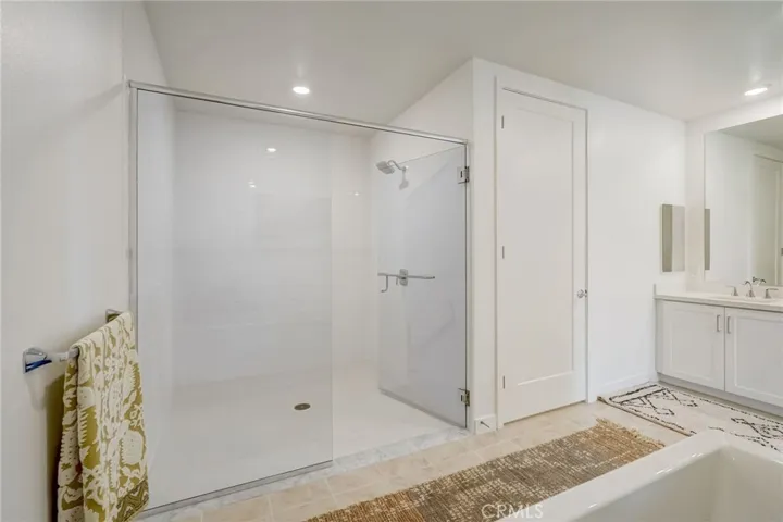 As well as this oversized walk in shower and separate toilet room.