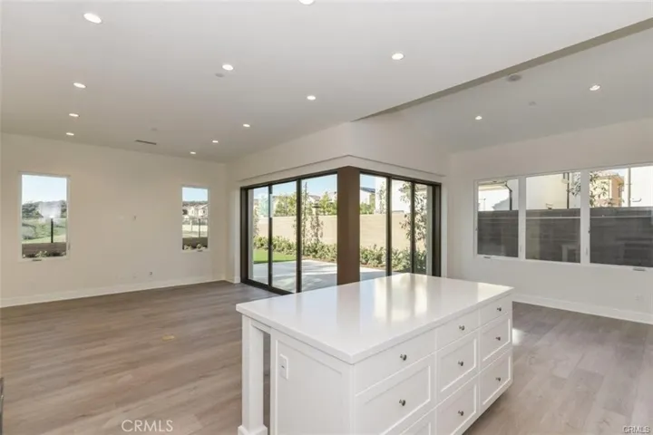 106 Winnett, Irvine, California 92602