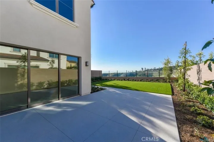 106 Winnett, Irvine, California 92602