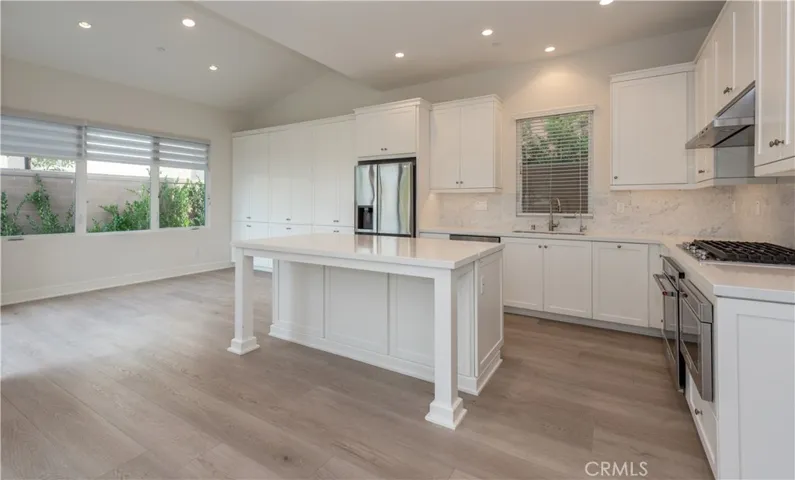 106 Winnett, Irvine, California 92602