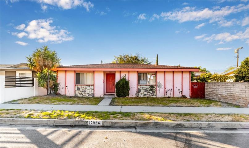 12934 Strathern Street, North Hollywood, California 91605