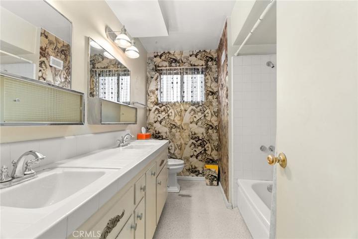 12934 Strathern Street, North Hollywood, California 91605