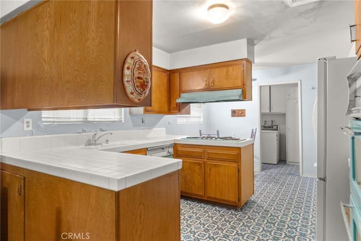 12934 Strathern Street, North Hollywood, California 91605
