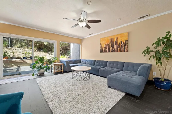 4312 Avenida Gregory, Spring Valley, California 91977