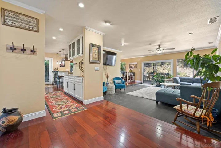 4312 Avenida Gregory, Spring Valley, California 91977