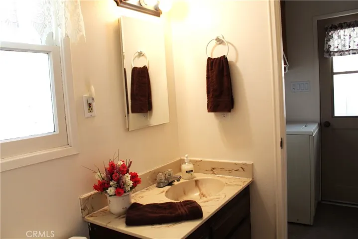 4th bedroom has access to 3rd bath