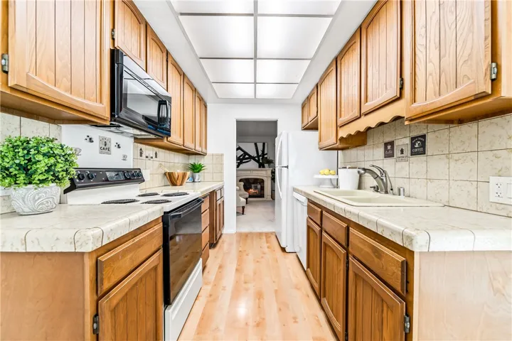 6857 Citriadora Court, Garden Grove, California 92845
