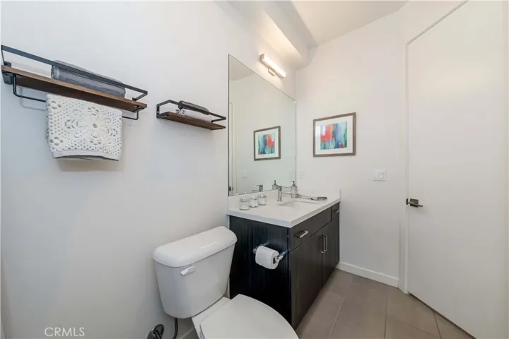 2nd floor bathroom.