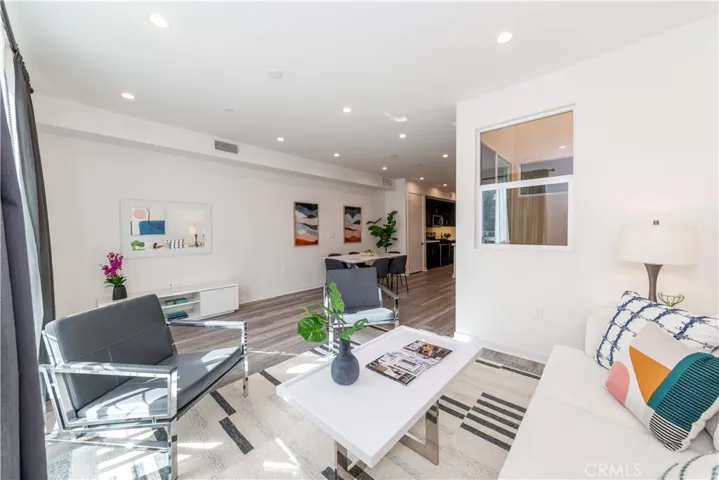 Open floor plan, great for entertaining.