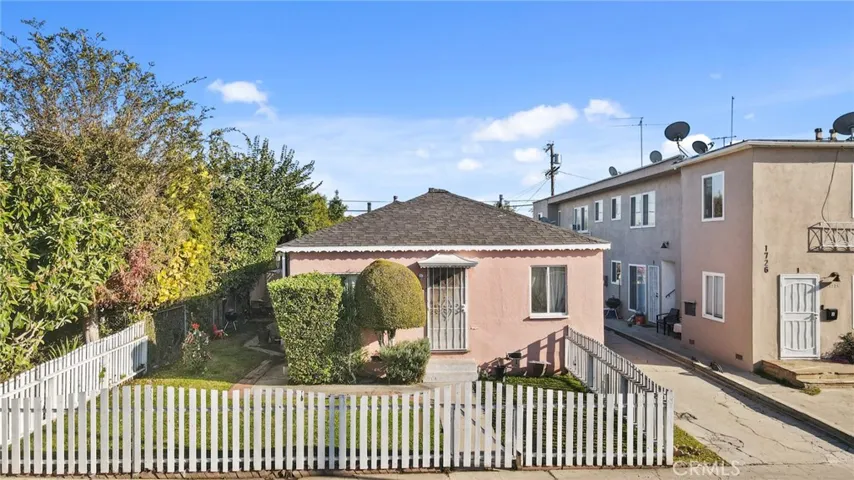 1722 S La Brea Avenue, Los Angeles, California 90019