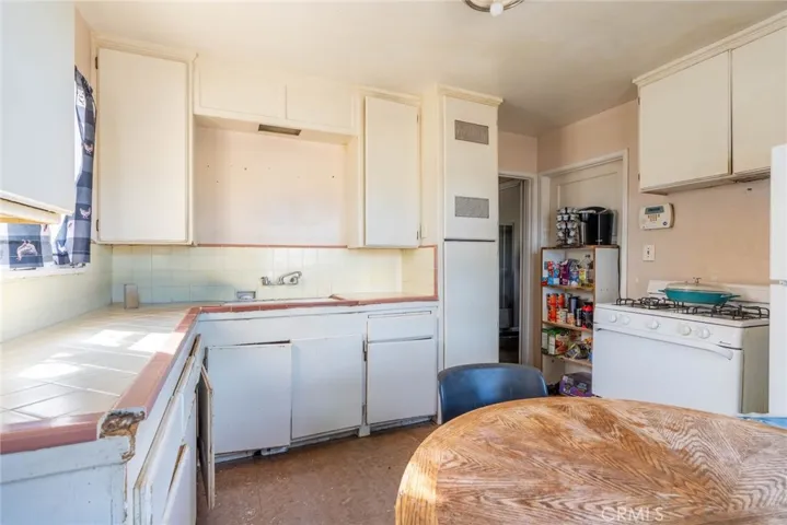 3950 3952 Everest Avenue, Riverside, California 92503