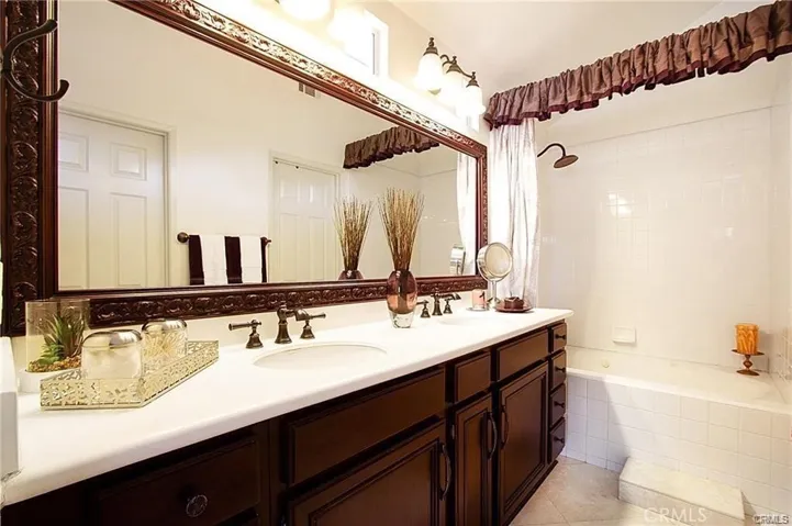 13026 Arborwalk Lane, Tustin, California 92782