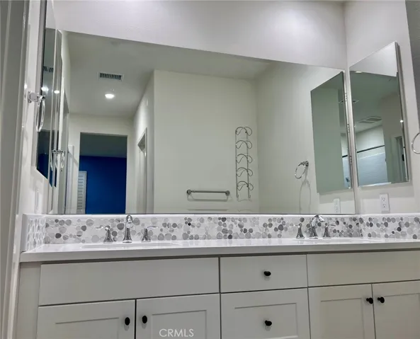 107 Messenger, Irvine, California 92618