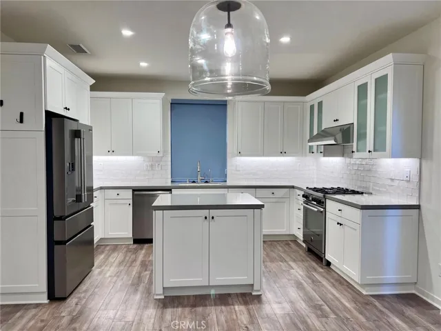 107 Messenger, Irvine, California 92618