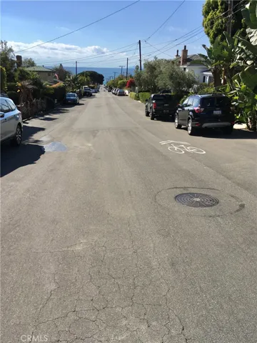 Street view 6 blocks away! There’s the Pacific ocean