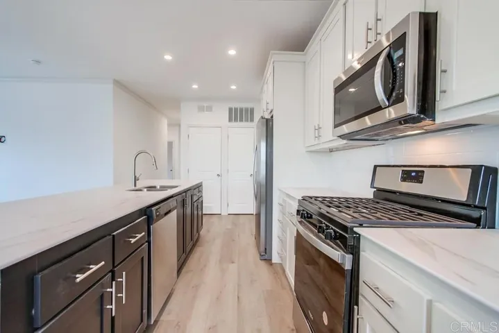 500 Rancheros Drive 21, San Marcos, California 92069