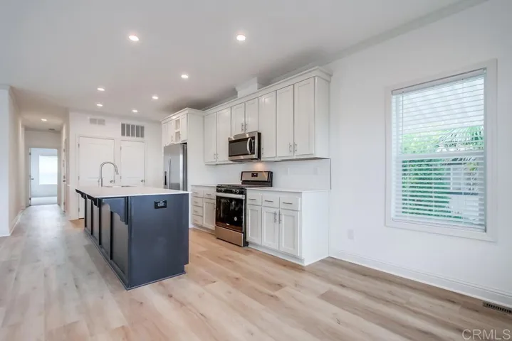 500 Rancheros Drive 21, San Marcos, California 92069