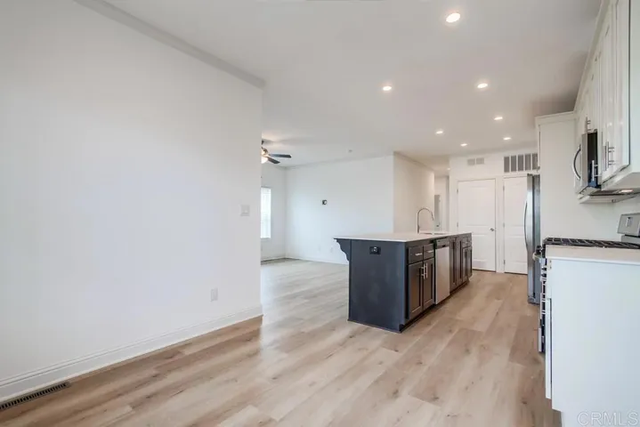 500 Rancheros Drive 21, San Marcos, California 92069