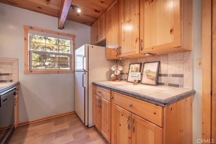 333 Brewer Way, Big Bear City, California 92314