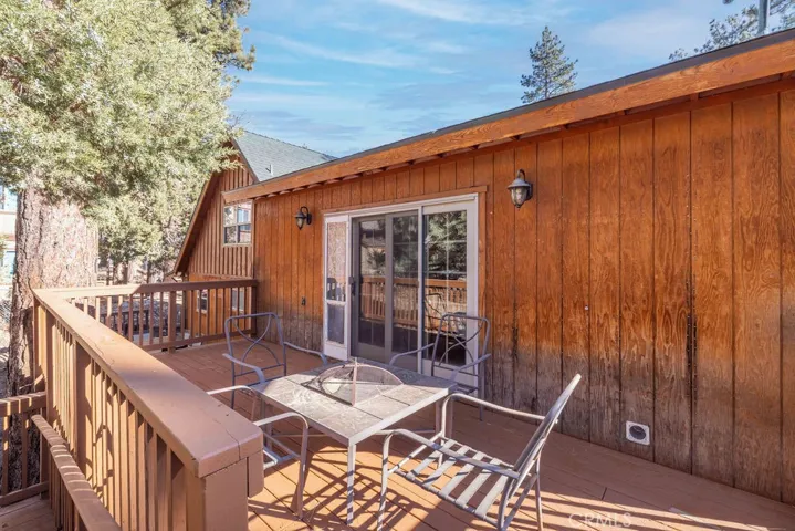 333 Brewer Way, Big Bear City, California 92314