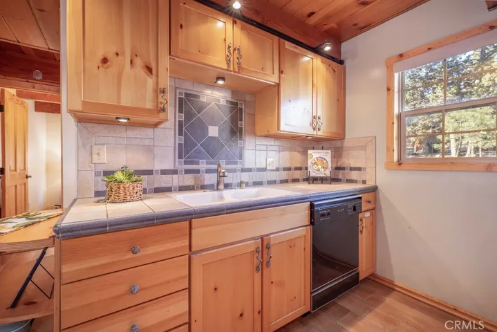 333 Brewer Way, Big Bear City, California 92314