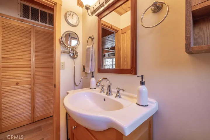 333 Brewer Way, Big Bear City, California 92314