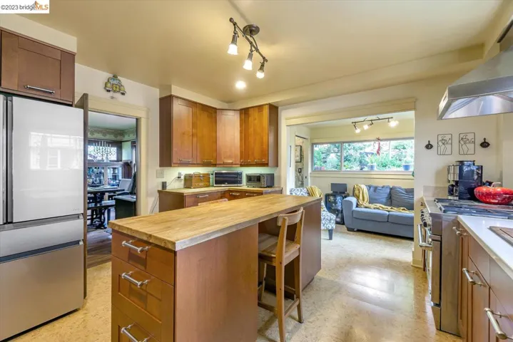 929 Willow St, Martinez, California 94553