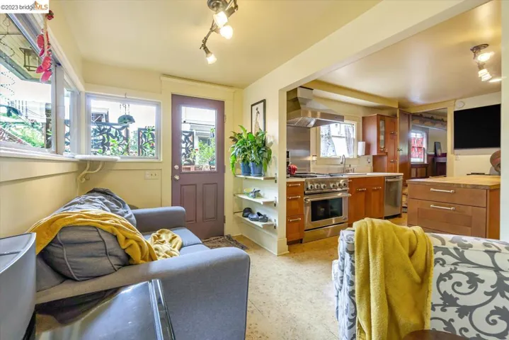929 Willow St, Martinez, California 94553