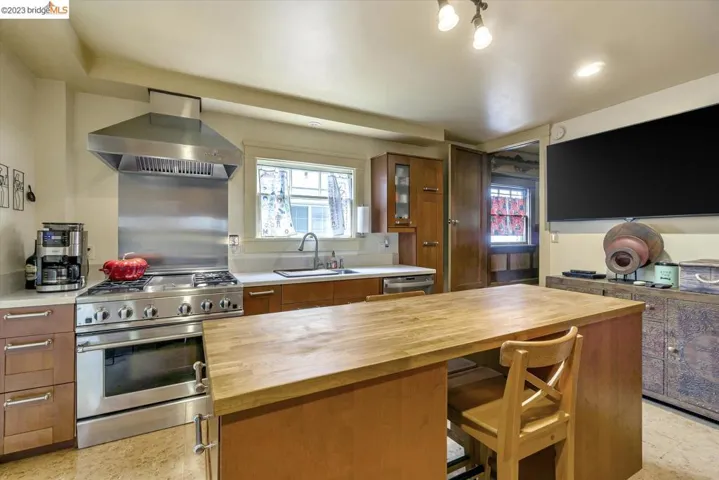 929 Willow St, Martinez, California 94553