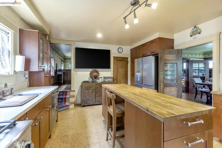 929 Willow St, Martinez, California 94553