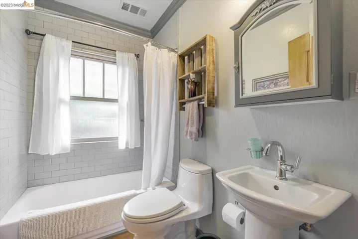 929 Willow St, Martinez, California 94553