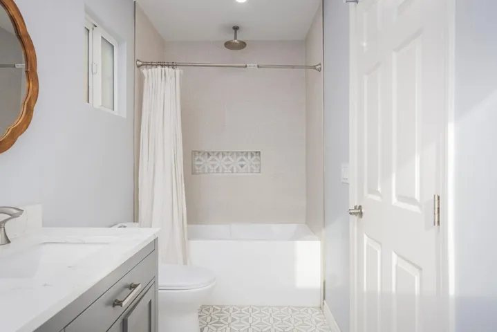5331 Via Aquario, San Diego, California 92111