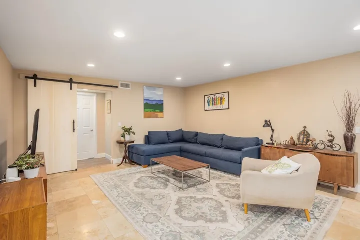 5331 Via Aquario, San Diego, California 92111