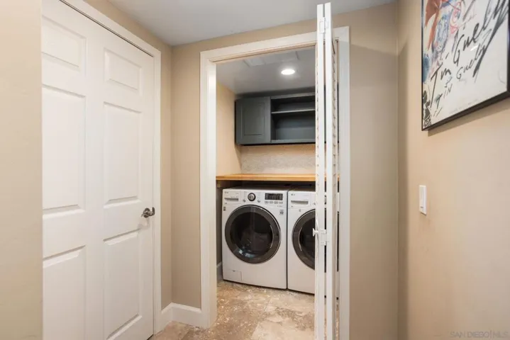 5331 Via Aquario, San Diego, California 92111