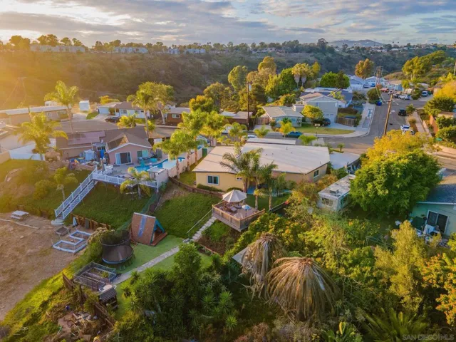 5331 Via Aquario, San Diego, California 92111