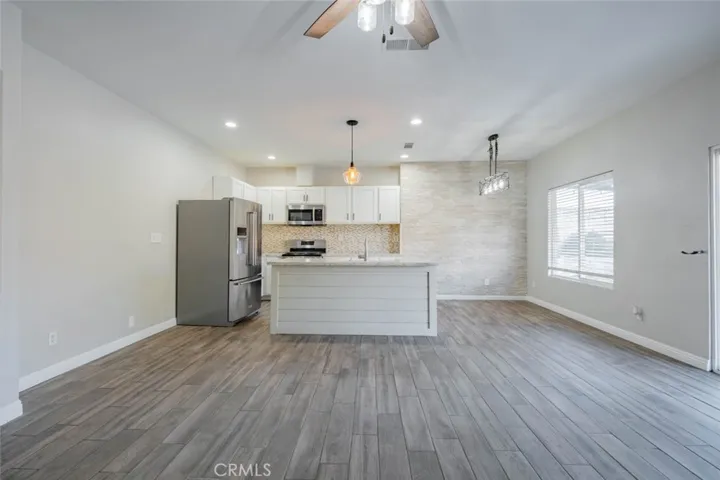 215 Taos Place, Palmdale, California 93550