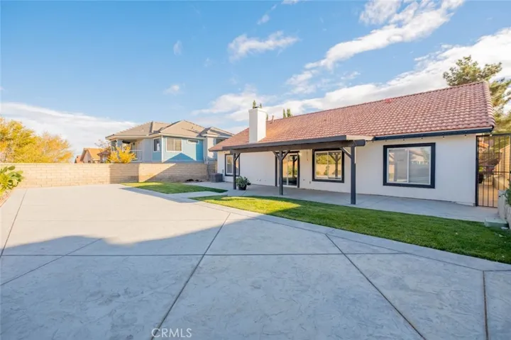 215 Taos Place, Palmdale, California 93550