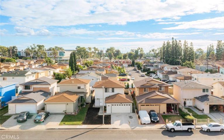 910 E Meadbrook Street, Carson, California 90746