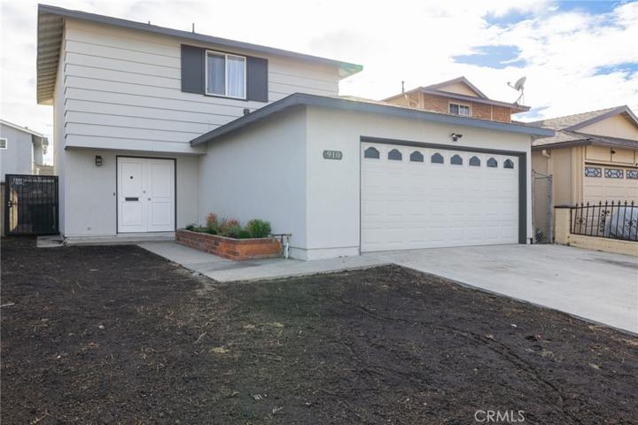 910 E Meadbrook Street, Carson, California 90746