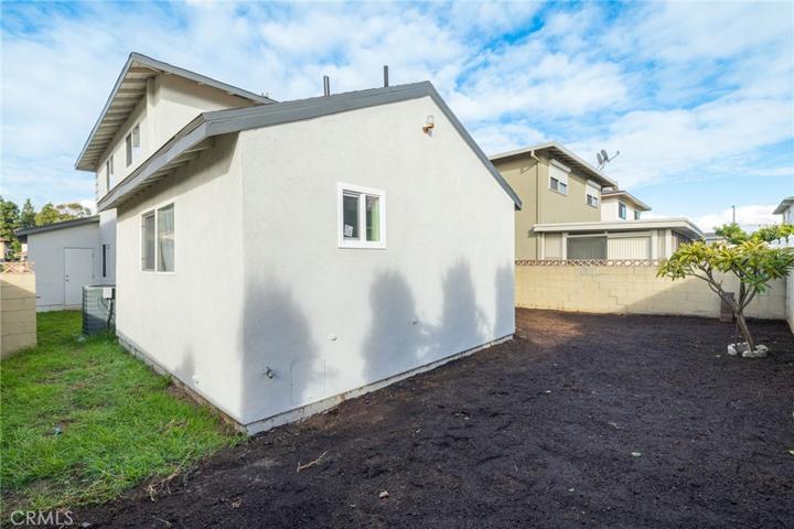 910 E Meadbrook Street, Carson, California 90746