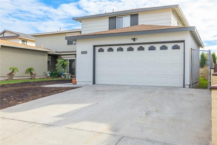 910 E Meadbrook Street, Carson, California 90746