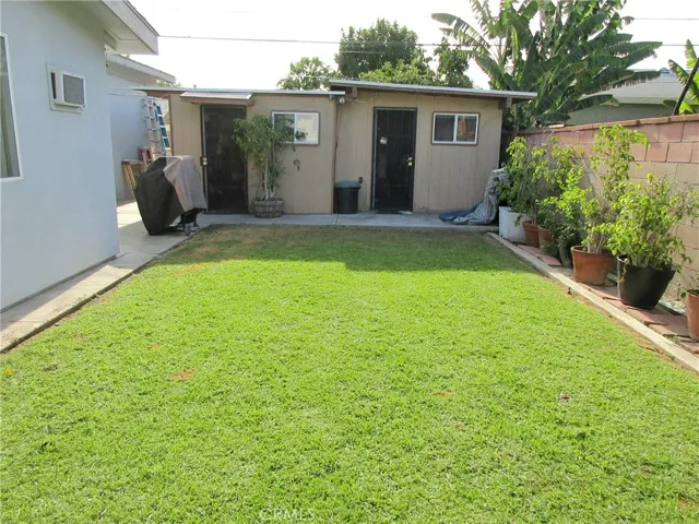 * 2 Storage Sheds Could Be Home Offices *