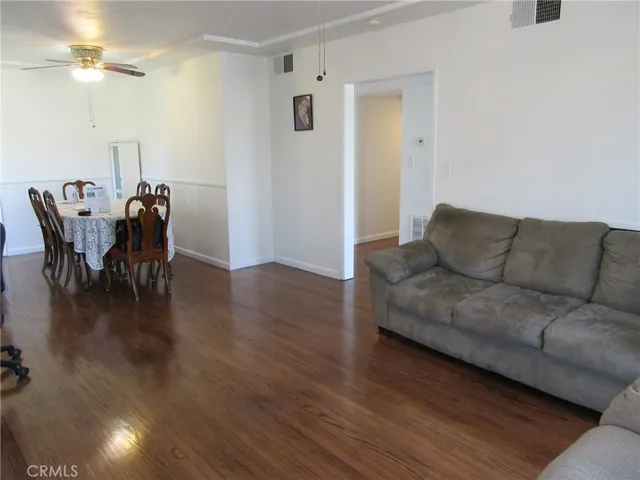 * Living Room *